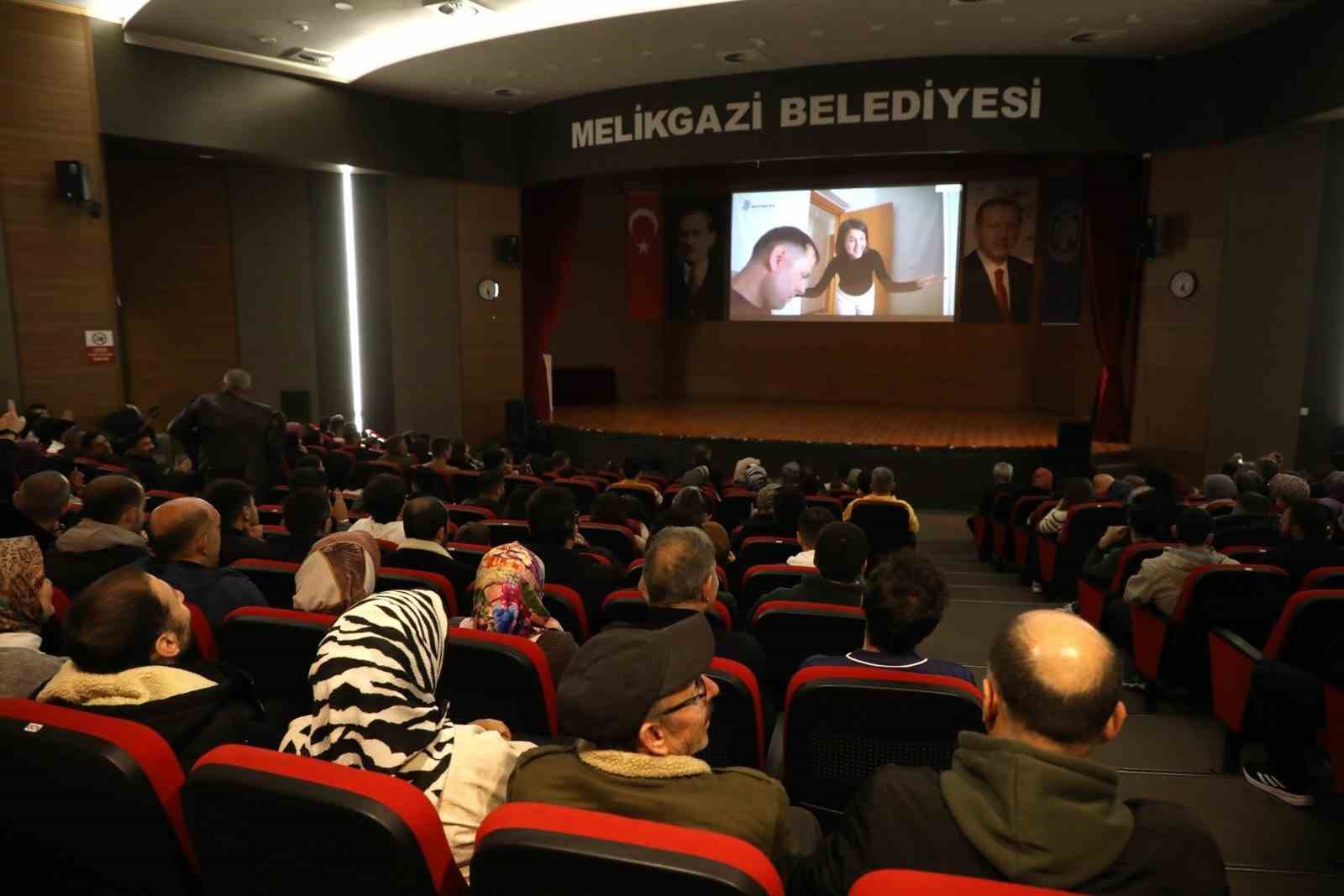 Melikgazi’den işitme engellilere sessiz film